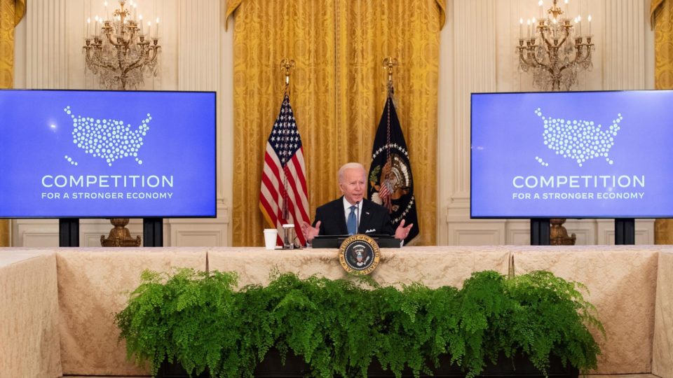 biden-swears-at-white-house-journalist-when-answering-inflation-question