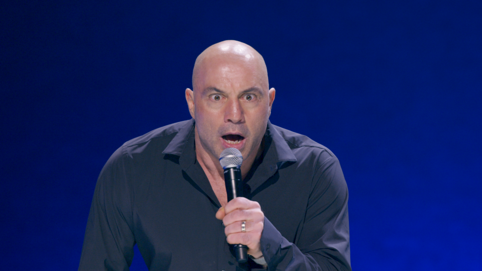 spotify-deletes-episodes-of-“the-joe-rogan-experience”-with-racist-comments