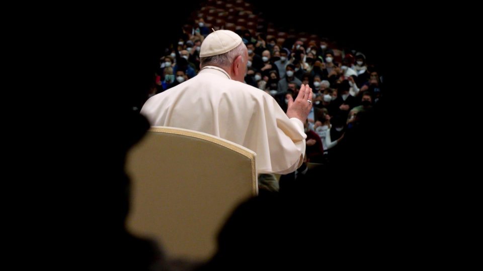 pope-francis-says-“war-is-madness”-and-preaches-dialogue-on-ukraine