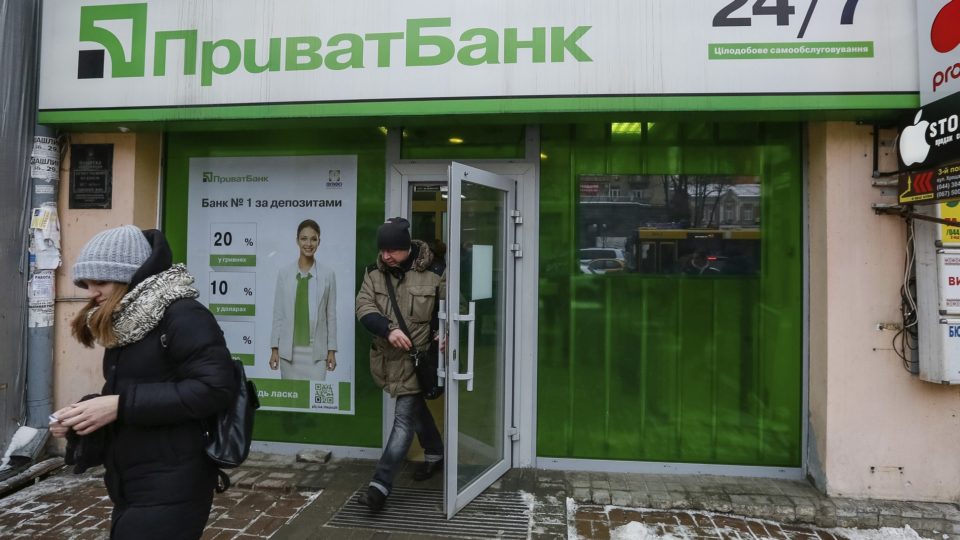 ukraine-denounces-cyberattack-against-defense-ministry-and-banks