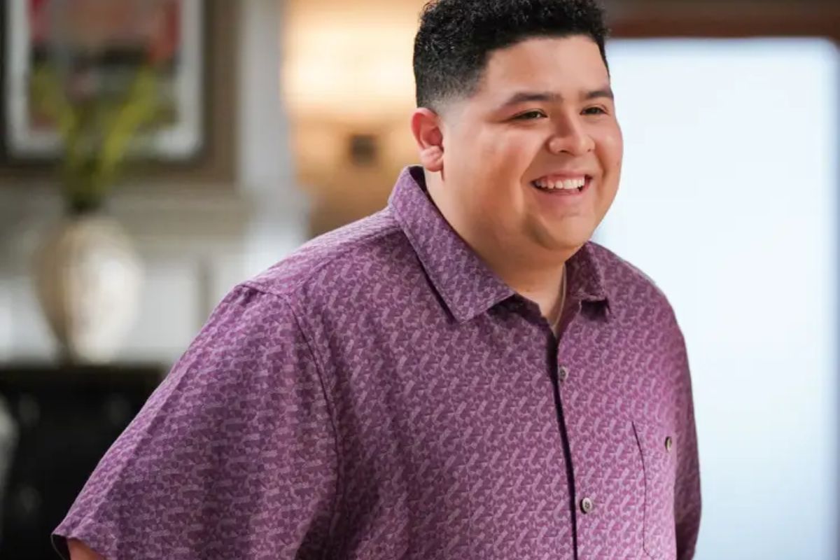 Modern Family Cast Members Ranked From Least to Most Wealthy