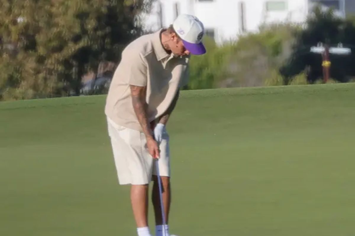 Justin Bieber Photographed At LA Golf Club 