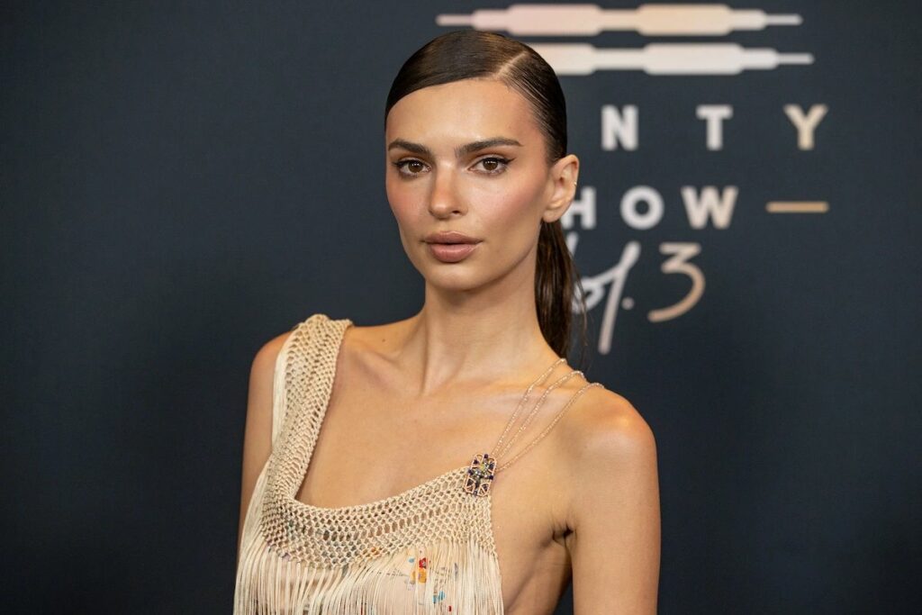 Emily Ratajkowski Net Worth 2022 How Rich Is The Actress 