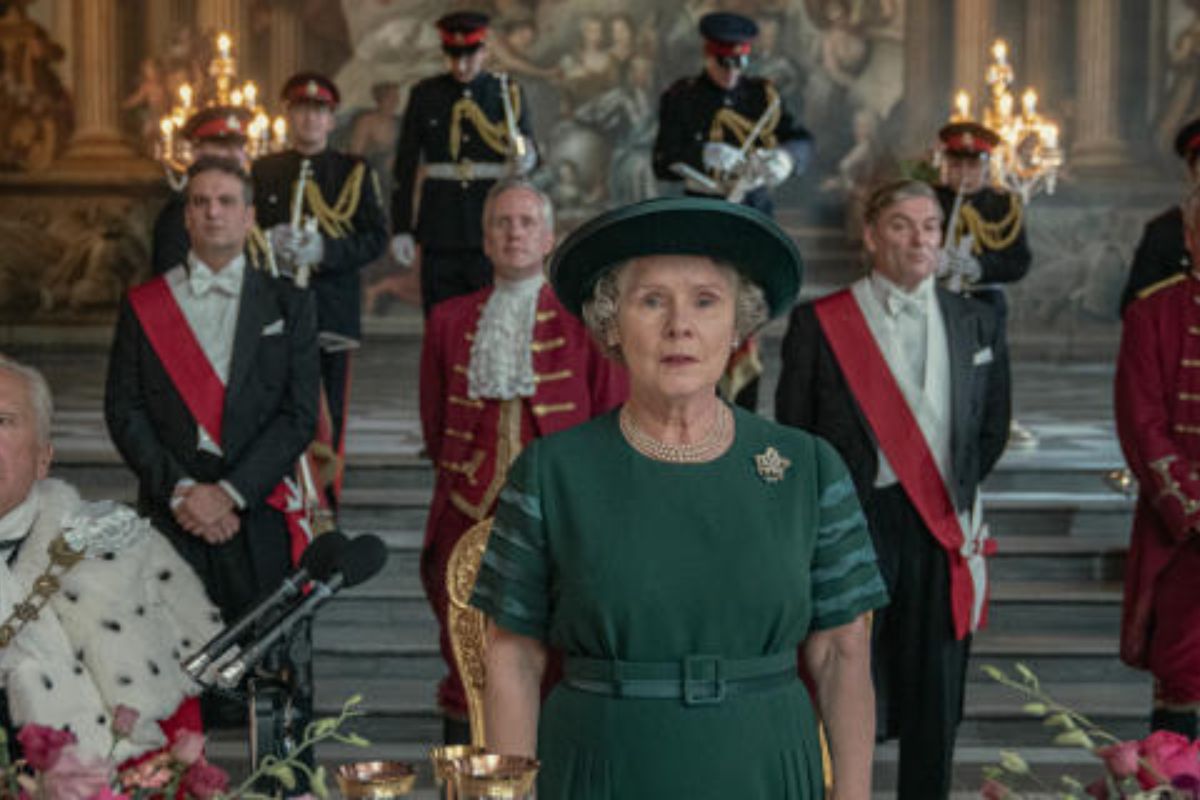 The Crown Jumps 1990s New Cast 