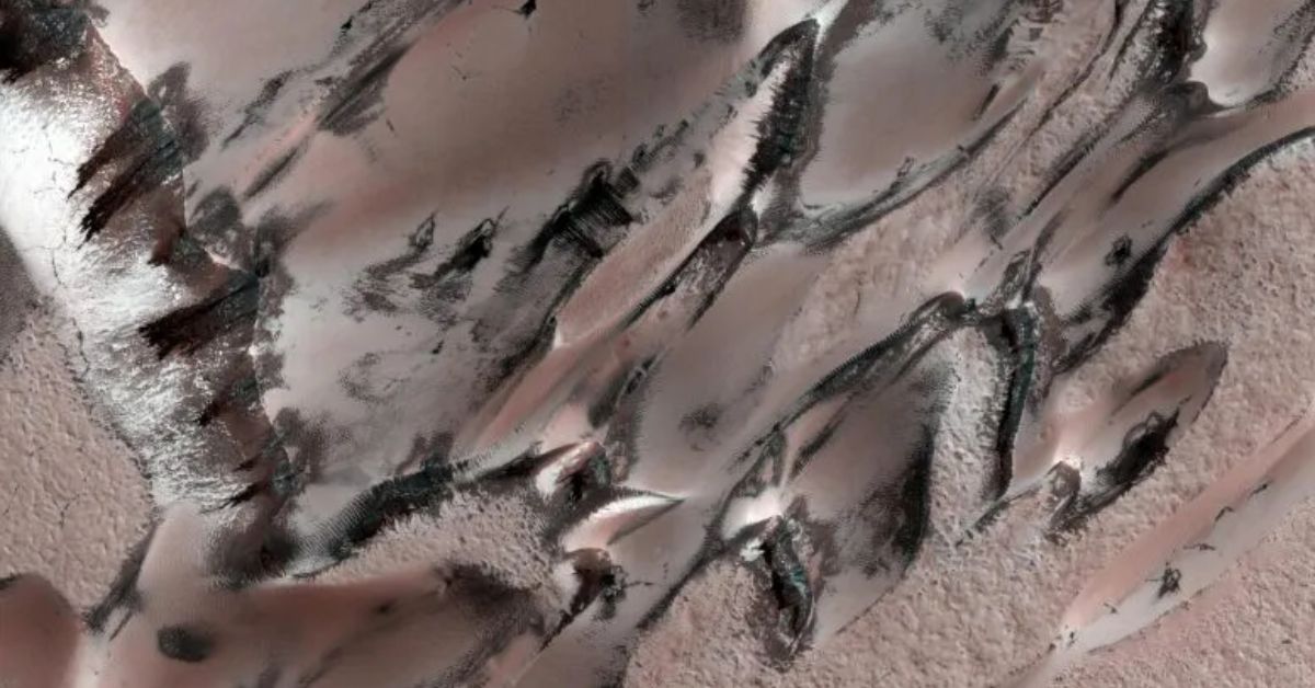 NASA Explores A Winter Wonderland on Mars 