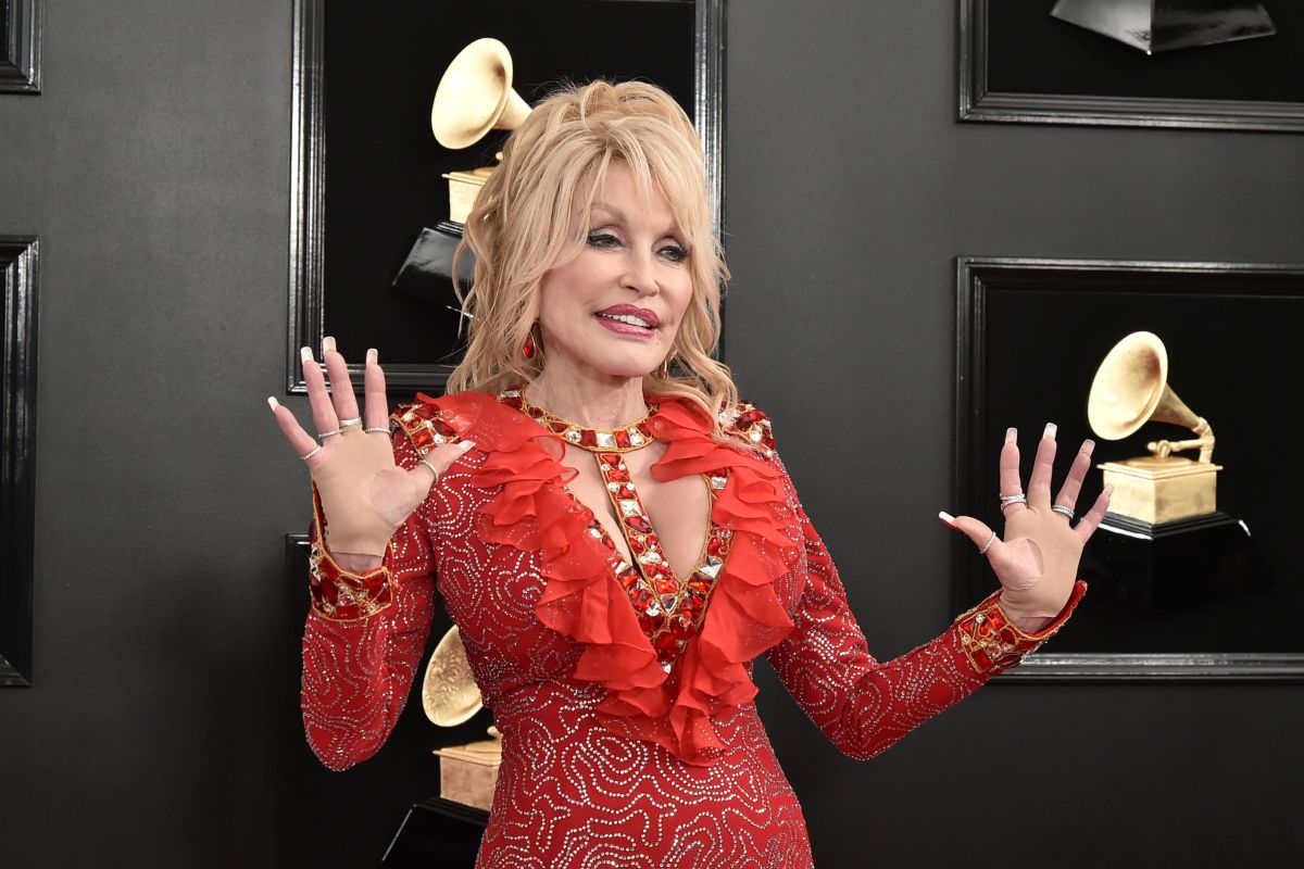 Why Does Dolly Parton Cover Her Hands?