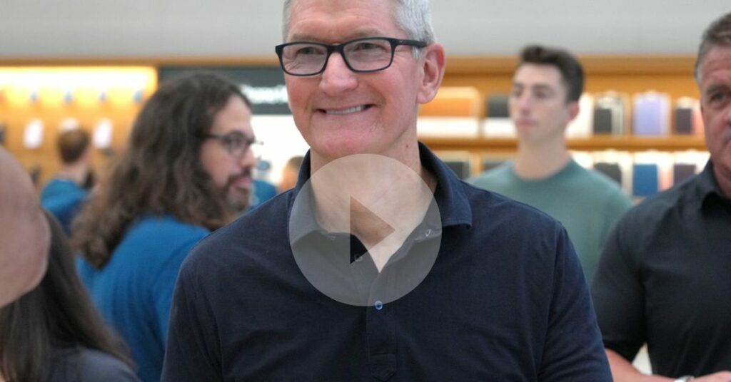 Apple CEO's Tim Cook takes A $35 million Pay Cut In 2023