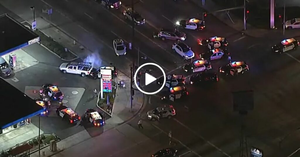 Los Angeles Streets Are Filled With Gunfire and Frantic Pursuits